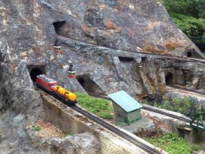 model railway inclines and hills